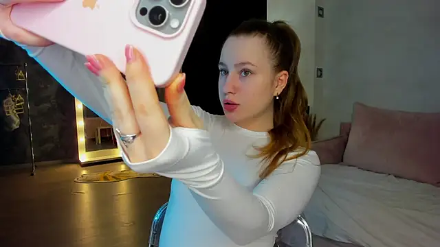 Candy Cansew online show from February 23, 2026, 9:17 am