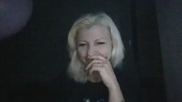 Snapshot of AidaRay chatting on November 7, 2025, 6:52 pm AidaRay online show from November 7, 2025, 6:52 pm