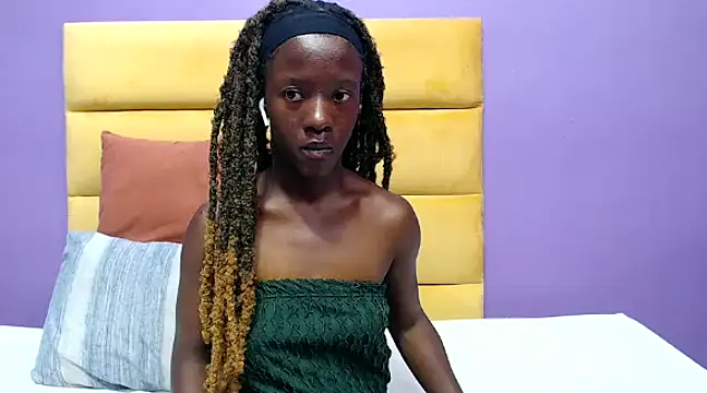 Snapshot of sexykea2002x chatting on March 21, 2025, 6:18 pm sexykea2002x online show from March 21, 2025, 6:18 pm