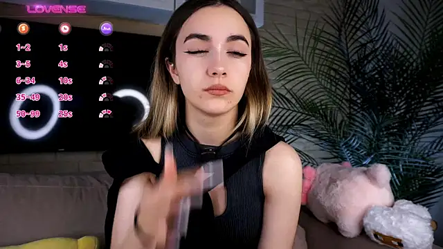 CupSizeGirl online show from September 14, 2025, 4:06 pm