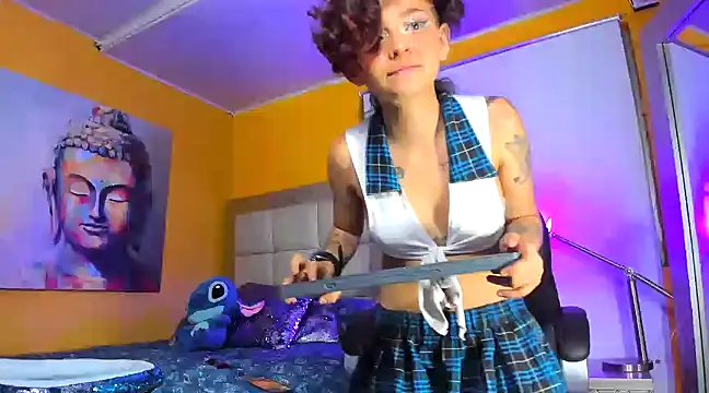 Snapshot of angels_petite_ chatting on March 22, 2025, 4:56 am angels petite online show from March 22, 2025, 4:56 am