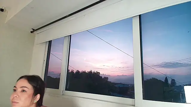  Victoria Collins online show from November 15, 2025, 10:56 am