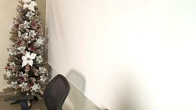  Victoria Collins online show from December 4, 2025, 10:57 am