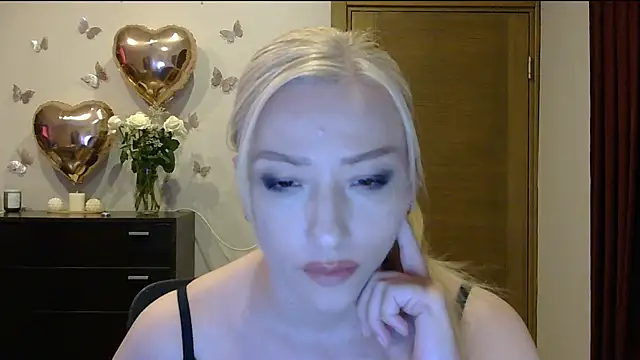 Snapshot of Wild_Silk_Desire chatting on July 5, 2026, 4:25 pm Wild Silk Desire online show from July 5, 2026, 4:25 pm