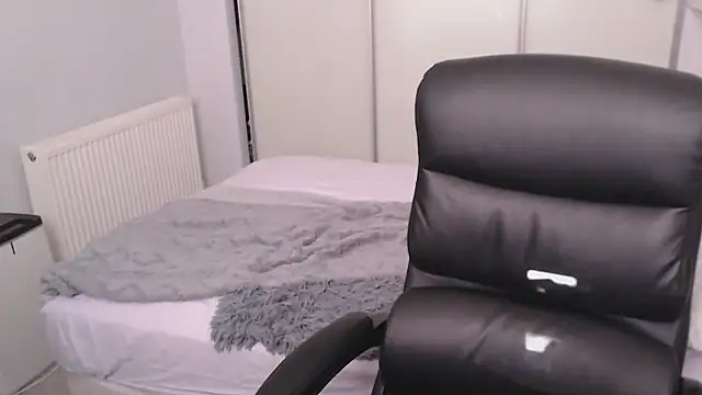 GothSuccubusBabe online show from March 3, 2026, 5:19 pm