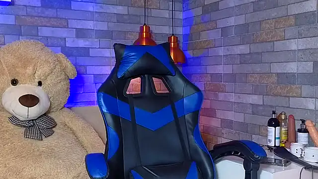 DixyPalmer online show from March 25, 2026, 7:20 pm