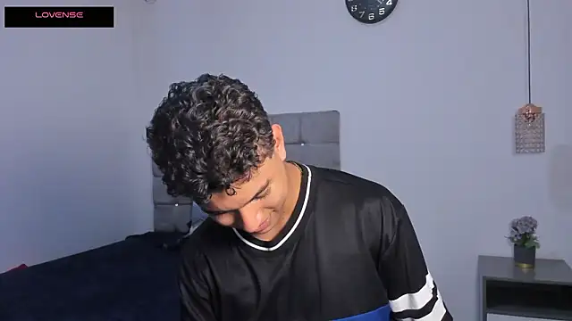 Santy Stump online show from February 15, 2026, 7:21 pm