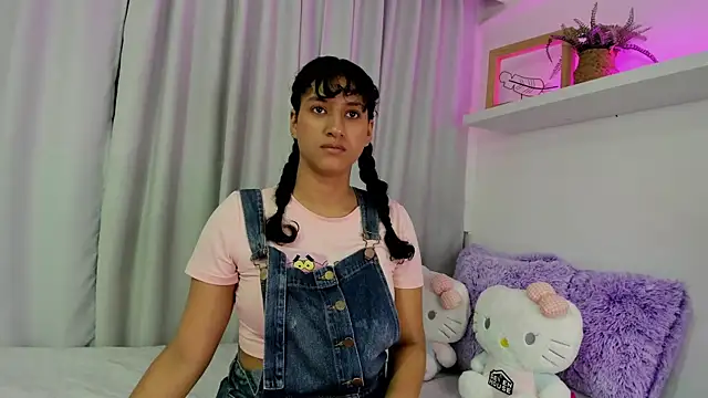 niia7 online show from March 13, 2026, 7:42 pm