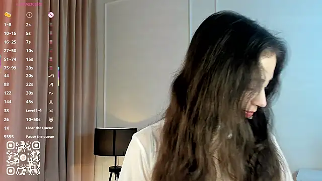 JulianaChapel online show from September 26, 2025, 8:07 am