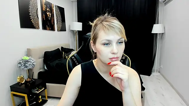 Snapshot of LindaSandy_1 chatting on March 7, 2026, 7:38 am LindaSandy 1 online show from March 7, 2026, 7:38 am