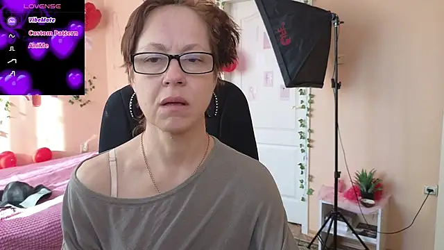 Snapshot of Ronda_Roni chatting on February 18, 2026, 6:42 am Ronda Roni online show from February 18, 2026, 6:42 am