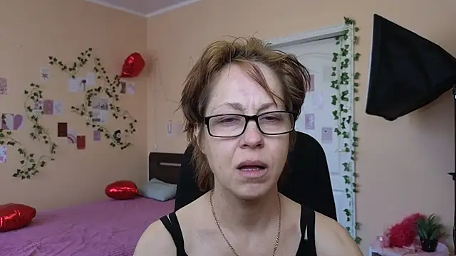 Snapshot of Ronda_Roni chatting on April 10, 2026, 9:03 am Ronda Roni online show from April 10, 2026, 9:03 am