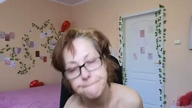 Snapshot of Ronda_Roni chatting on April 11, 2026, 11:25 am Ronda Roni online show from April 11, 2026, 11:25 am