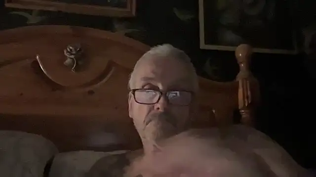 Snapshot of poggles chatting on March 2, 2026, 8:15 pm poggles online show from March 2, 2026, 8:15 pm