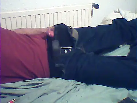 Snapshot of rimbaud77 chatting on October 10, 2025, 5:34 pm rimbaud77 online show from October 10, 2025, 5:34 pm