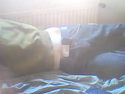 Snapshot of rimbaud77 chatting on October 15, 2025, 9:42 am rimbaud77 online show from October 15, 2025, 9:42 am