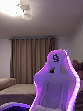 Snapshot of LunaBex chatting on September 17, 2025, 4:36 am LunaBex online show from September 17, 2025, 4:36 am