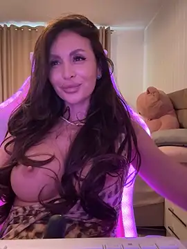 Snapshot of LunaBex chatting on October 11, 2025, 6:23 am LunaBex online show from October 11, 2025, 6:23 am