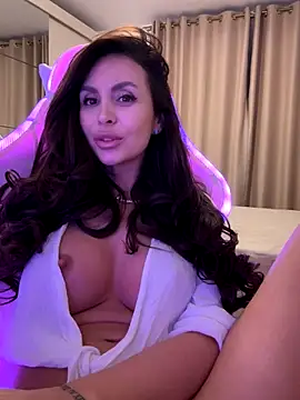 Snapshot of LunaBex chatting on October 21, 2025, 7:03 pm LunaBex online show from October 21, 2025, 7:03 pm