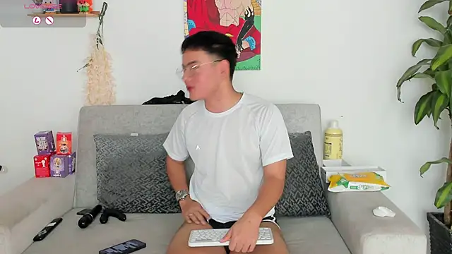Snapshot of Young_Ben chatting on September 13, 2025, 2:39 pm Young Ben online show from September 13, 2025, 2:39 pm