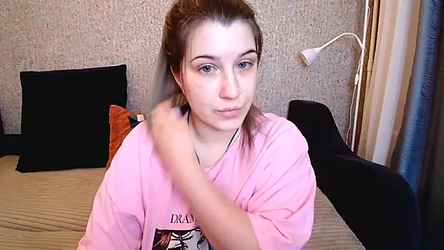 CherryZlata online show from December 19, 2025, 6:37 pm