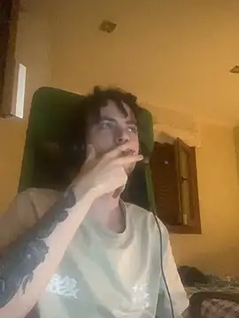 AngelJoven online show from September 17, 2025, 10:22 pm