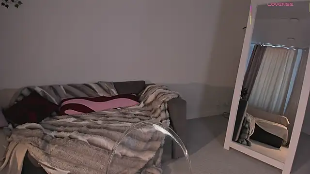 Ash Hasmy online show from April 19, 2026, 5:18 am