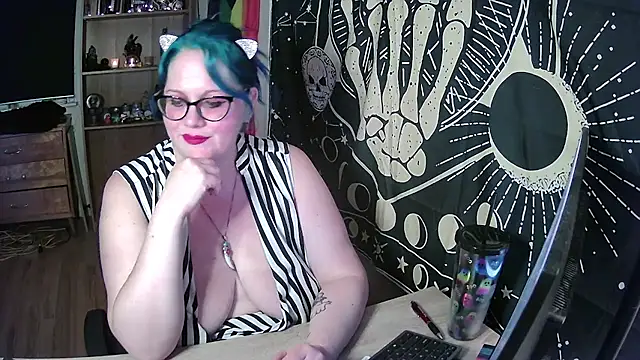 Snapshot of Kinky_Witch chatting on September 26, 2025, 2:37 am Kinky Witch online show from September 26, 2025, 2:37 am