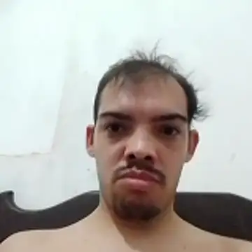 GuilhermeYuree online show from April 18, 2026, 11:16 pm