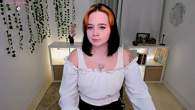 lunaalli online show from September 13, 2025, 3:12 pm