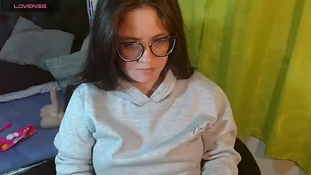 Snapshot of KrystalAdams chatting on November 14, 2025, 1:54 pm KrystalAdams online show from November 14, 2025, 1:54 pm