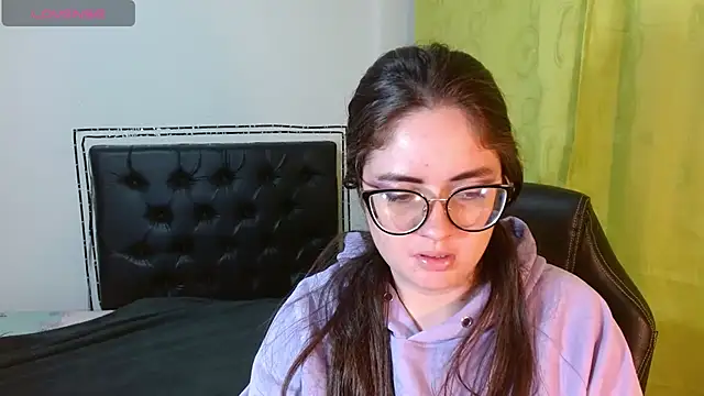 Snapshot of KrystalAdams chatting on November 21, 2025, 1:10 pm KrystalAdams online show from November 21, 2025, 1:10 pm