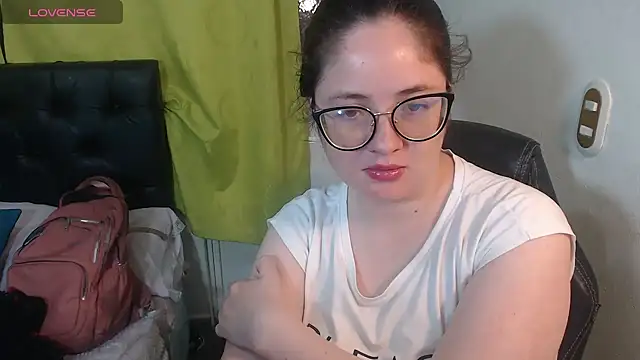 Snapshot of KrystalAdams chatting on April 9, 2026, 1:16 pm KrystalAdams online show from April 9, 2026, 1:16 pm