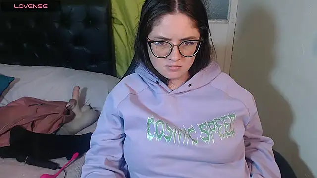 Snapshot of KrystalAdams chatting on April 14, 2026, 9:21 pm KrystalAdams online show from April 14, 2026, 9:21 pm