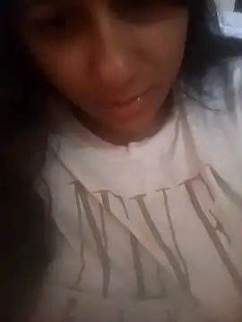 Snapshot of srtsara chatting on November 16, 2025, 8:47 pm srtsara online show from November 16, 2025, 8:47 pm