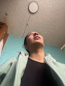 SALOME KORLAND online show from October 31, 2025, 1:12 pm