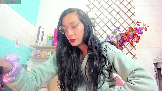 Snapshot of SALOME_KORLAND chatting on June 23, 2026, 3:10 pm SALOME KORLAND online show from June 23, 2026, 3:10 pm