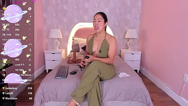 isabella milf  online show from June 1, 2026, 7:15 pm