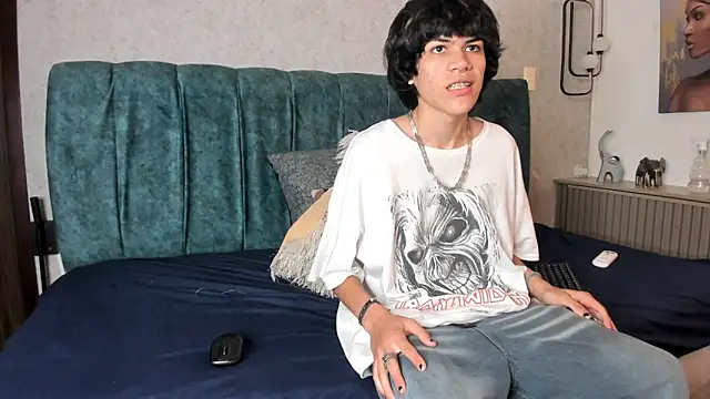 Snapshot of Diamond_twink chatting on June 12, 2026, 3:22 pm Diamond twink online show from June 12, 2026, 3:22 pm