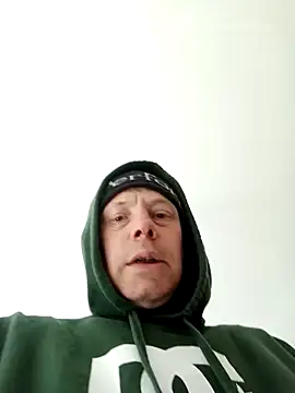 Snapshot of skateboy78 chatting on April 21, 2026, 11:27 am skateboy78 online show from April 21, 2026, 11:27 am