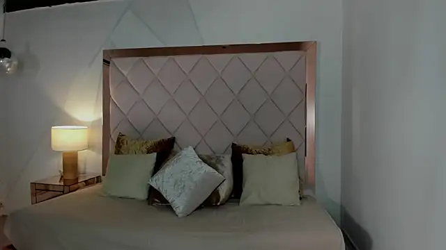 anabelle clark online show from April 17, 2026, 4:54 pm