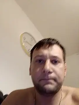 Snapshot of Alessio1987 chatting on February 4, 2026, 7:42 pm Alessio1987 online show from February 4, 2026, 7:42 pm