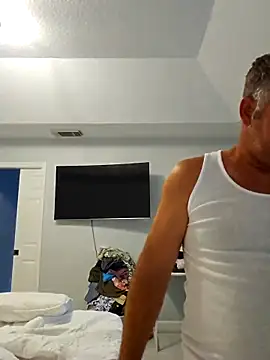 cubanitofeliz40 online show from September 10, 2025, 11:21 am