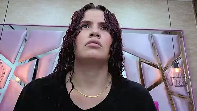 ThaliaCross online show from February 20, 2026, 7:58 pm