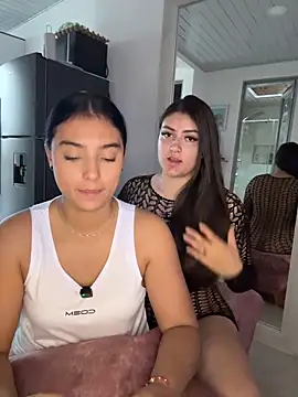 nicolexxaleja online show from February 13, 2026, 7:32 pm