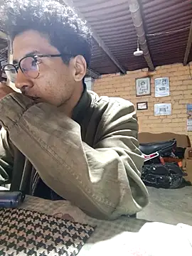 LecheDeSoya666 online show from October 9, 2025, 3:37 am