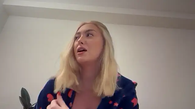 Kitty Swetty online show from November 10, 2025, 10:20 pm