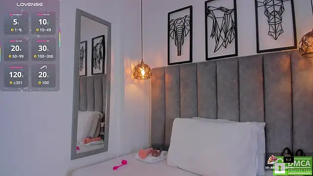 Gia Scott online show from October 5, 2025, 9:45 pm