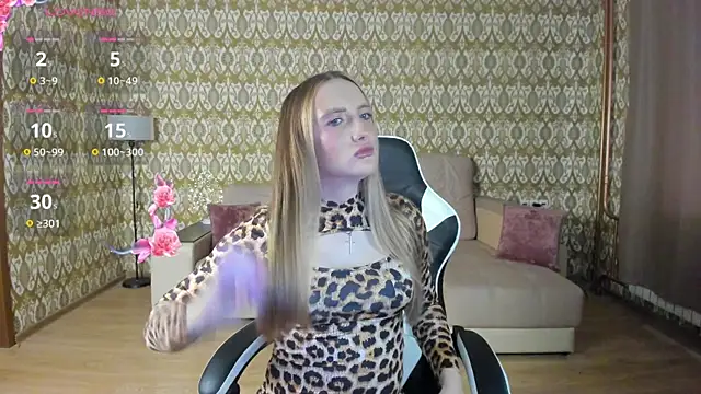 Snapshot of Vi_Luxy chatting on May 13, 2026, 1:25 am Vi Luxy online show from May 13, 2026, 1:25 am