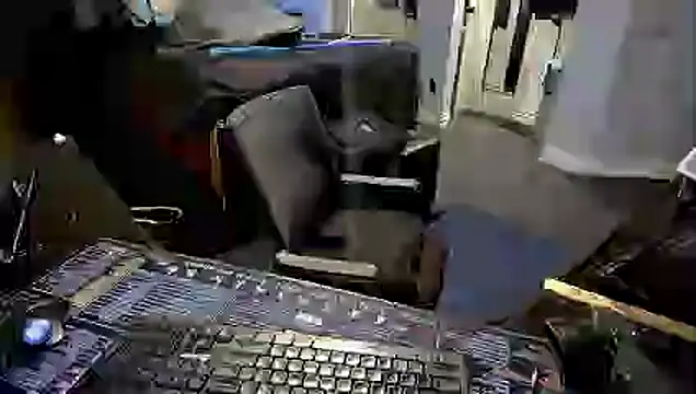 ladi3sfirst online show from October 29, 2025, 3:09 am